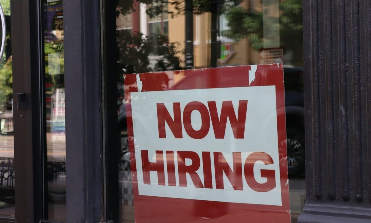 How to Check Whether a Job Vacancy Is Genuine Before You Apply